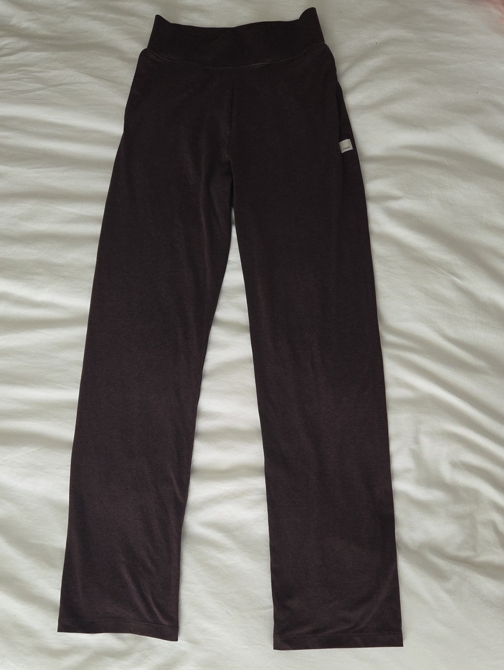 NWOT Vuori Maroon Straight Leg Lounge Pants with Branded Tag